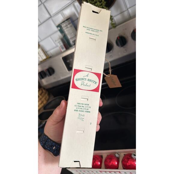 (1) vintage Shiny Brite Sleeve of 5 red ornaments - Picture 3 of 4